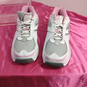 New Balance 515 Youth Girls SZ 6.5 White Pink Gray Athletic Shoes New .